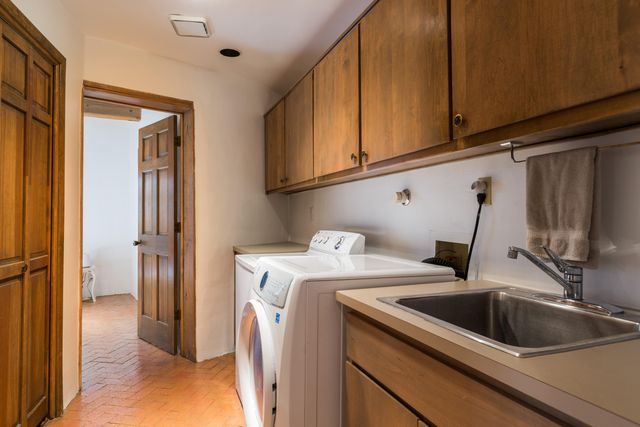 33 Juniper Hill Road NE, Albuquerque, NM 87122