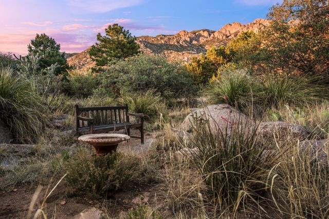 33 Juniper Hill Road NE, Albuquerque, NM 87122