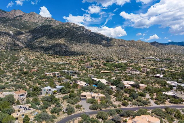 33 Juniper Hill Road NE, Albuquerque, NM 87122
