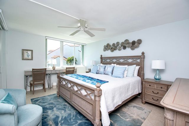 8200 Lakeshore Drive 202, Hypoluxo, FL 33462