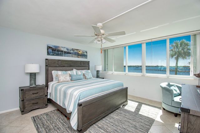 8200 Lakeshore Drive 202, Hypoluxo, FL 33462