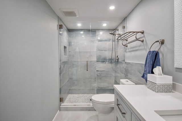 8200 Lakeshore Drive 202, Hypoluxo, FL 33462