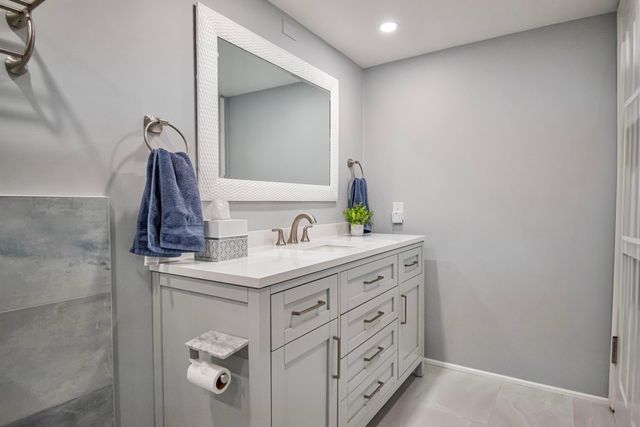 8200 Lakeshore Drive 202, Hypoluxo, FL 33462