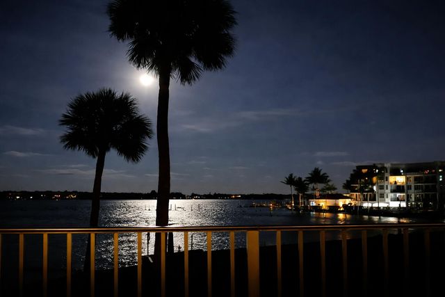 8200 Lakeshore Drive 202, Hypoluxo, FL 33462