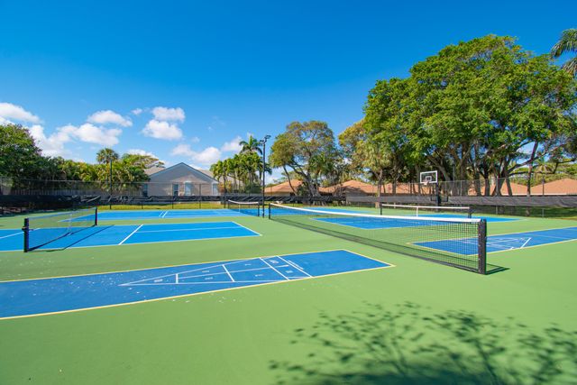 8200 Lakeshore Drive 202, Hypoluxo, FL 33462