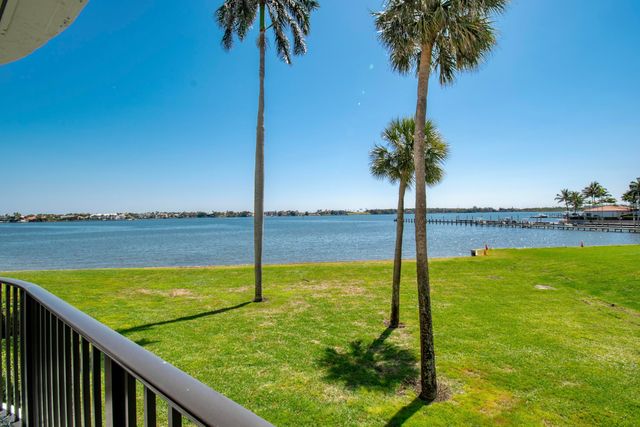 8200 Lakeshore Drive 202, Hypoluxo, FL 33462
