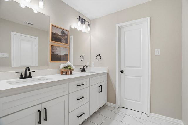 6024 Whitley Road, Watauga, TX 76148