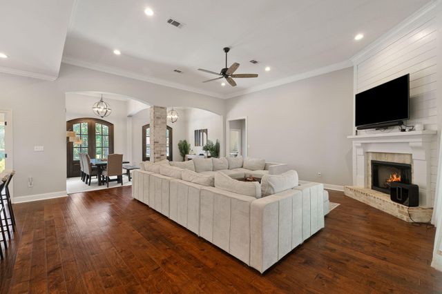 57 Greenleaf Dr., Hattiesburg, MS 39402