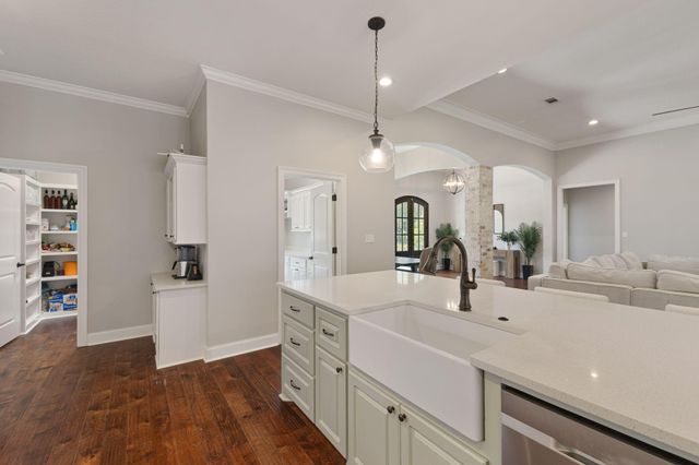 57 Greenleaf Dr., Hattiesburg, MS 39402