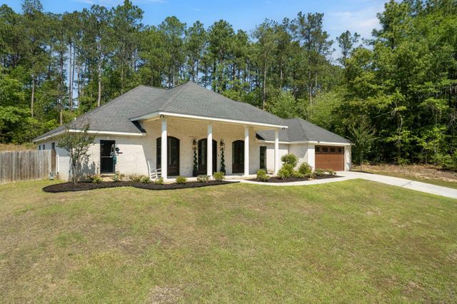 57 Greenleaf Dr., Hattiesburg, MS 39402