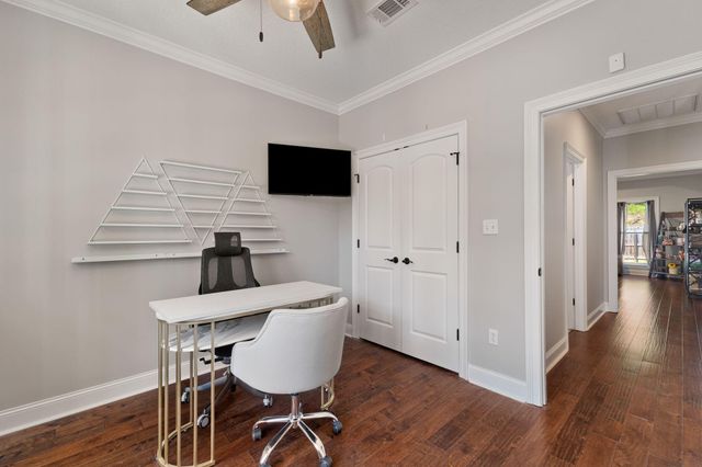 57 Greenleaf Dr., Hattiesburg, MS 39402