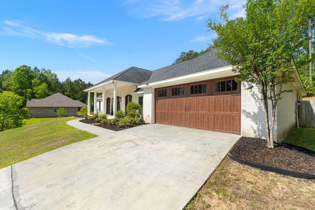 57 Greenleaf Dr., Hattiesburg, MS 39402
