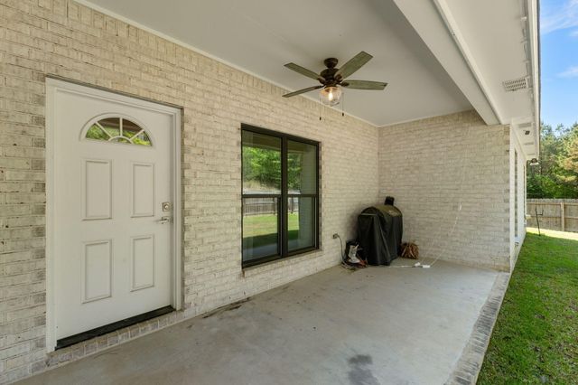 57 Greenleaf Dr., Hattiesburg, MS 39402