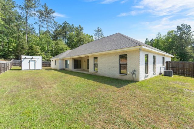 57 Greenleaf Dr., Hattiesburg, MS 39402