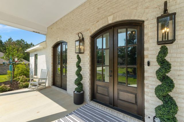 57 Greenleaf Dr., Hattiesburg, MS 39402
