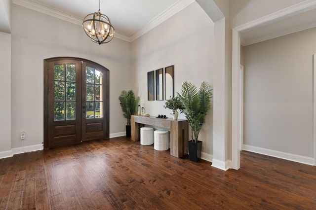 57 Greenleaf Dr., Hattiesburg, MS 39402
