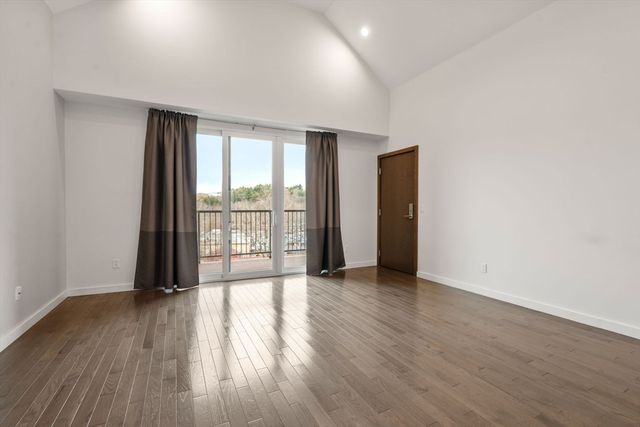 163 Hyde Park Ave 163B, Boston, MA 02130