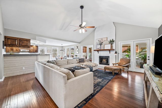 608 Idlewood Dr, Clarksville, TN 37043