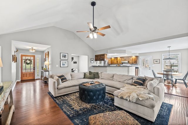 608 Idlewood Dr, Clarksville, TN 37043