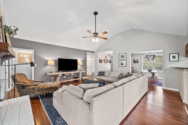 608 Idlewood Dr, Clarksville, TN 37043