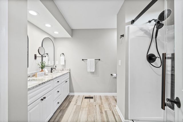 608 Idlewood Dr, Clarksville, TN 37043