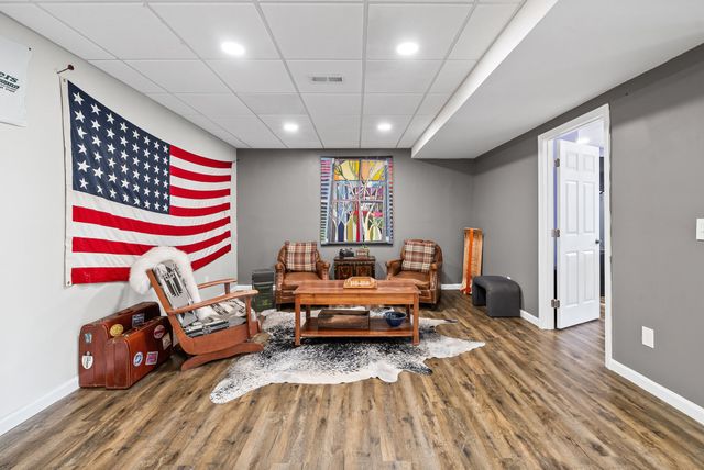 608 Idlewood Dr, Clarksville, TN 37043