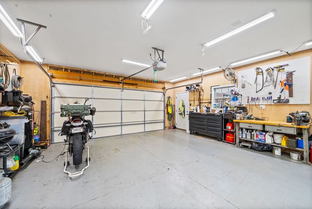 608 Idlewood Dr, Clarksville, TN 37043