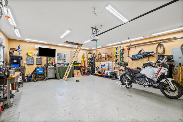 608 Idlewood Dr, Clarksville, TN 37043