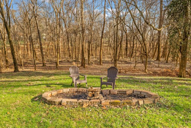 608 Idlewood Dr, Clarksville, TN 37043