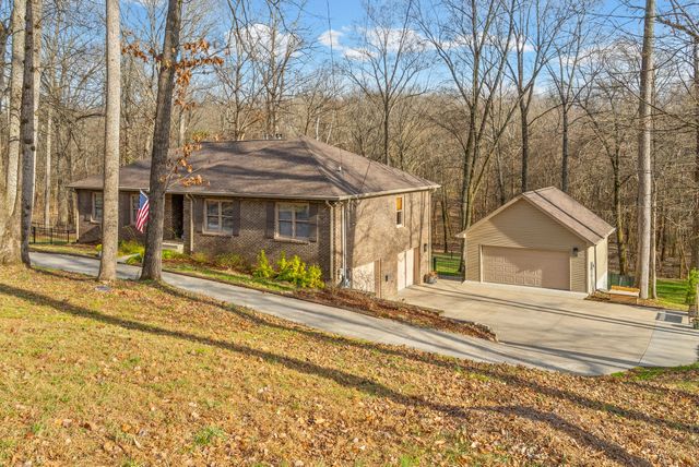 608 Idlewood Dr, Clarksville, TN 37043