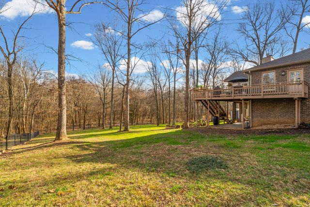 608 Idlewood Dr, Clarksville, TN 37043