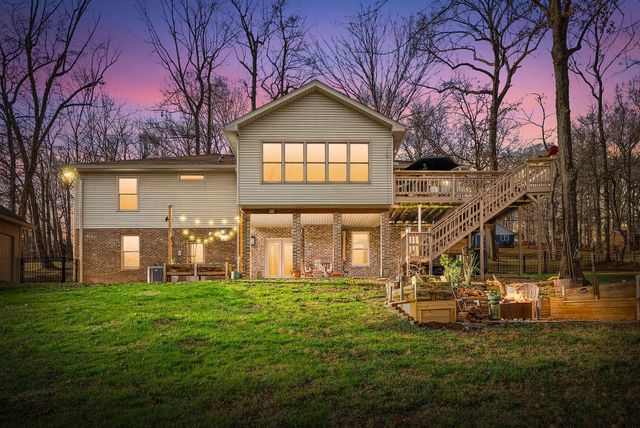 608 Idlewood Dr, Clarksville, TN 37043