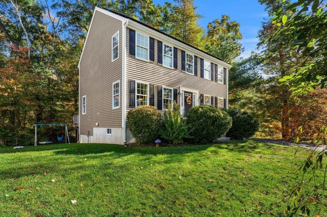 72 Hoover St, Taunton, MA 02780