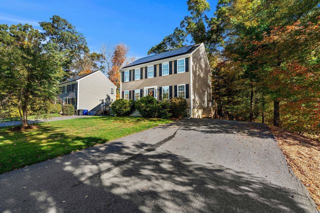 72 Hoover St, Taunton, MA 02780