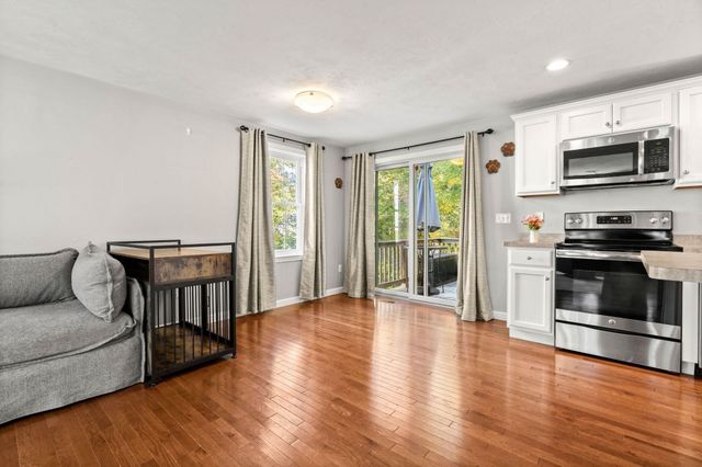 72 Hoover St, Taunton, MA 02780