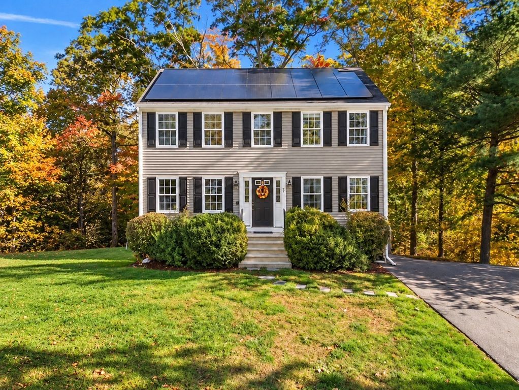 72 Hoover St, Taunton, MA 02780