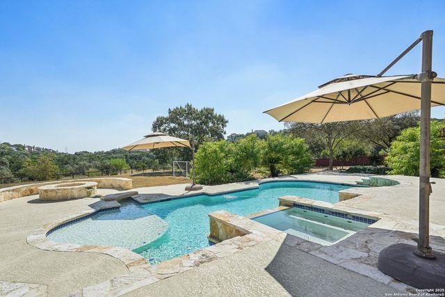718 Ruidosa Downs, Helotes, TX 78023
