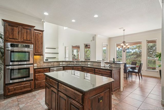 718 Ruidosa Downs, Helotes, TX 78023