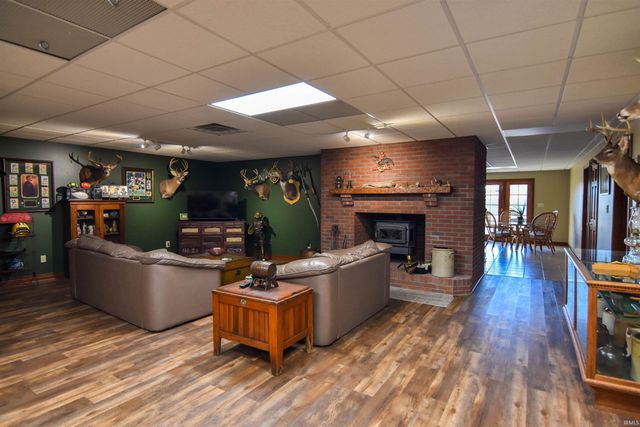 11039 S Owensville Road, Haubstadt, IN 47639