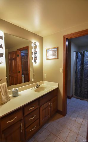 11039 S Owensville Road, Haubstadt, IN 47639