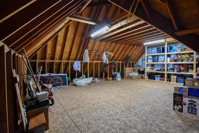 11039 S Owensville Road, Haubstadt, IN 47639