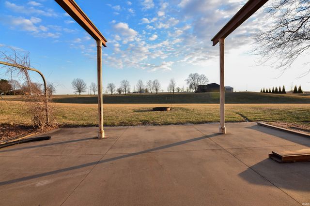 11039 S Owensville Road, Haubstadt, IN 47639