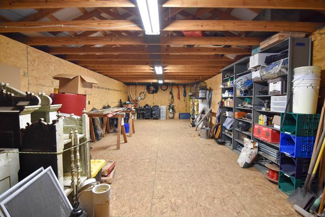 11039 S Owensville Road, Haubstadt, IN 47639