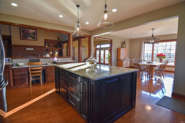 11039 S Owensville Road, Haubstadt, IN 47639