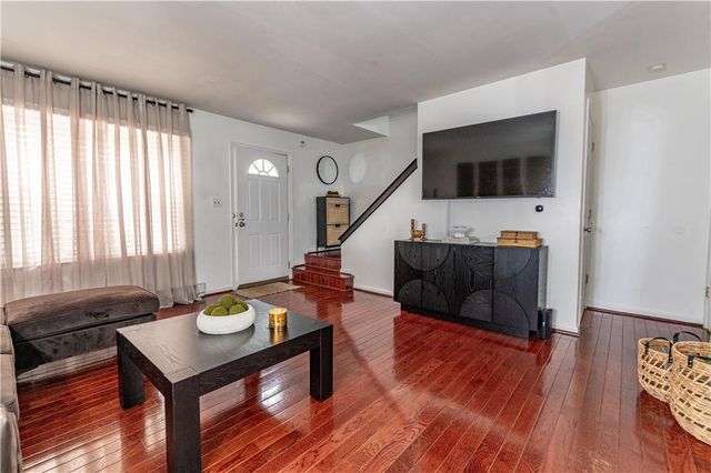 2949 Ithaca Street, Allentown City, PA 18103