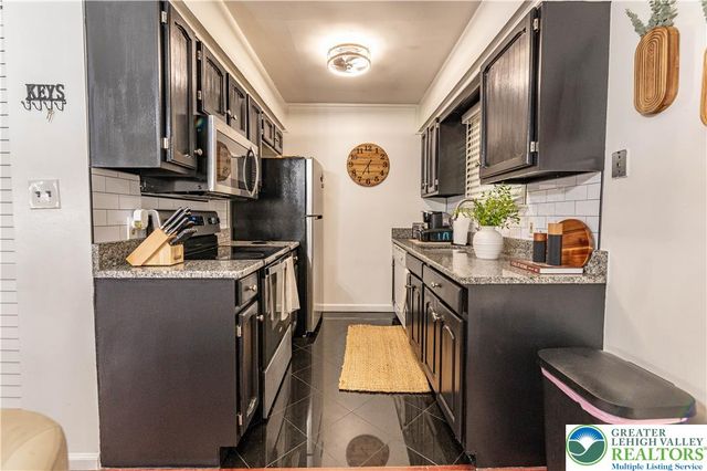 2949 Ithaca Street, Allentown City, PA 18103