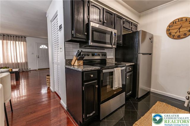 2949 Ithaca Street, Allentown City, PA 18103