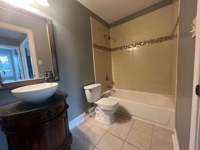 1333 Court O Avenue 4, Hanover Park, IL 60133