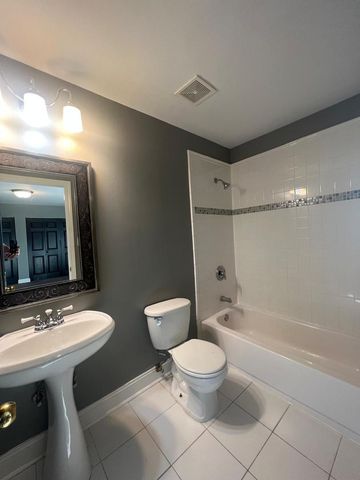 1333 Court O Avenue 4, Hanover Park, IL 60133