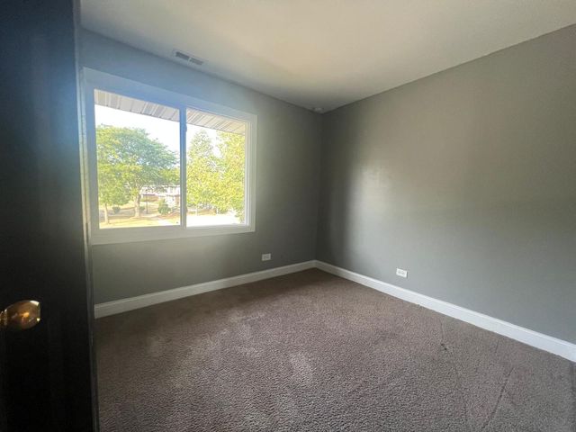 1333 Court O Avenue 4, Hanover Park, IL 60133